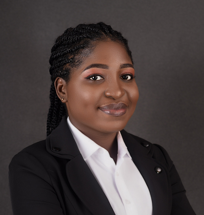 Chioma-Ezeigbo-Headshot-Photo
